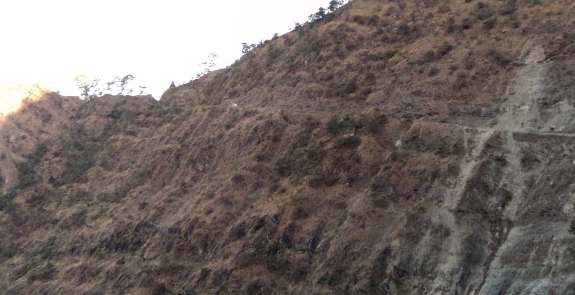 कालिकोटमा भीरबाट लडेर एक जनाको मृत्यु  